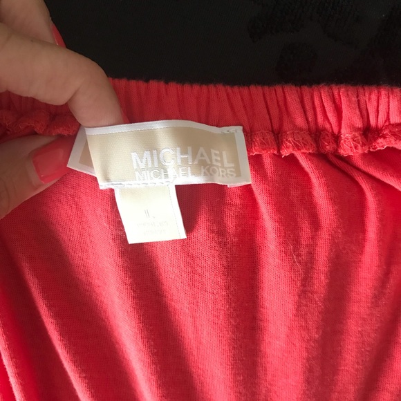 Michael Kors Off The Shoulder Coral Top - Picture 2 of 2